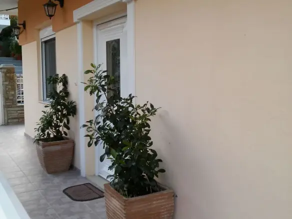 3-bedroom Flat In Easts Olimpos, Greece (99 M²)