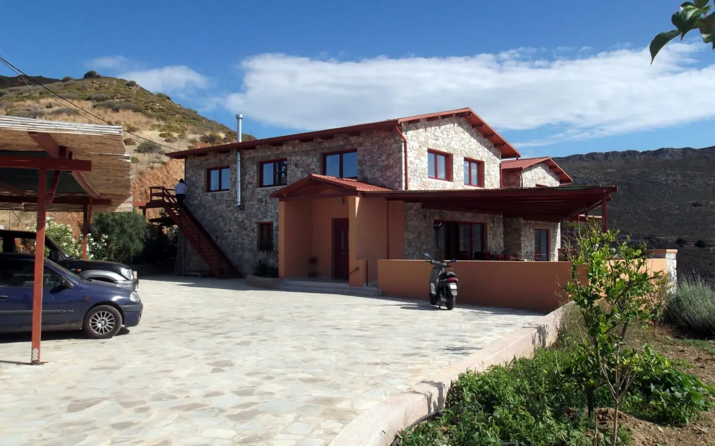 Business In Greece (402 M²)