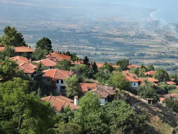 3-bedroom Flat In Easts Olimpos, Greece (99 M²)