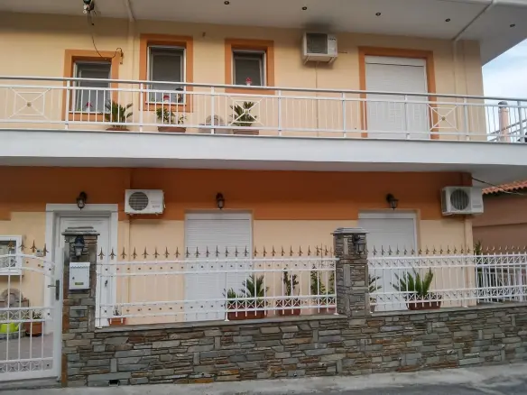 3-bedroom Flat In Easts Olimpos, Greece (99 M²)