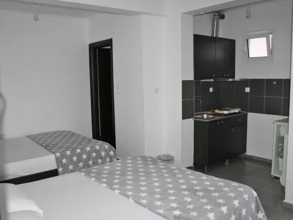 9-bedroom Hotel In Katerini, Greece (300 M²)