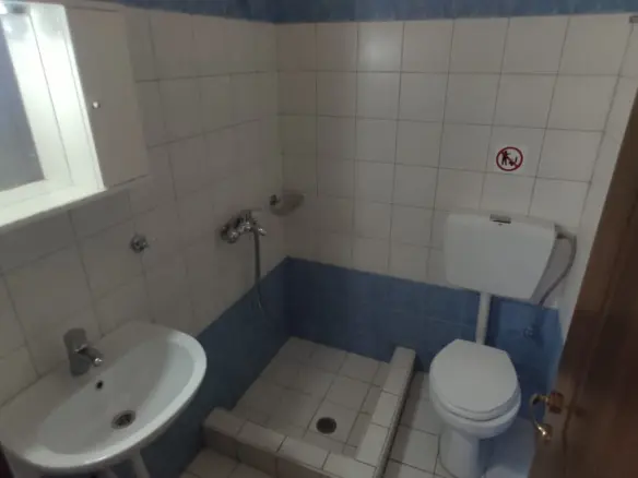 14-bedroom Hotel In Katerini, Greece (480 M²)