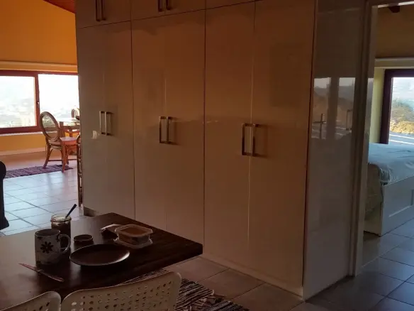 Business In Greece (402 M²)