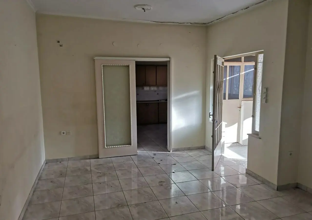 Flat In Agios Dimitrios, Greece (187 M²)