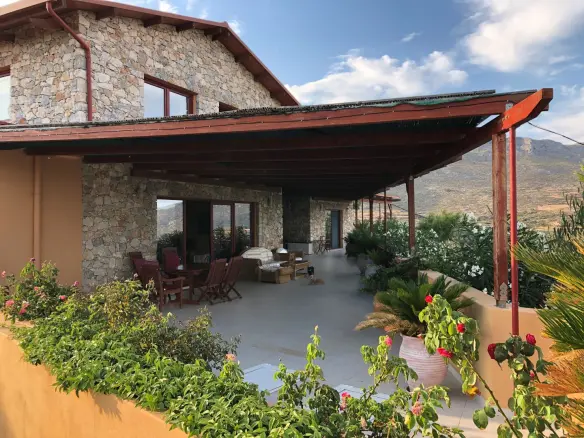 Business In Greece (402 M²)