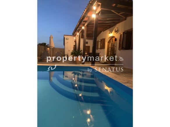 Villa 660 M²