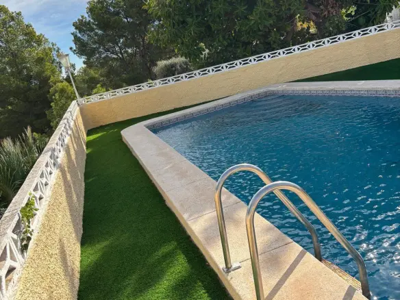 4-bedroom Villa In La Nucía, Spain (295 M²)