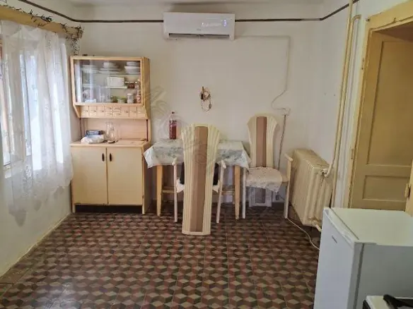 House In Gyulaj, Tolna