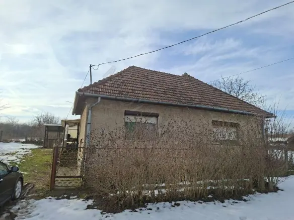 House In Gyulaj, Tolna