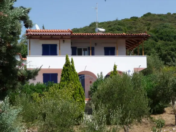 Complex In Kastro Killinis, Greece (332 M²)
