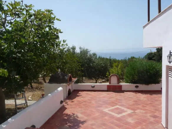 Complex In Kastro Killinis, Greece (332 M²)