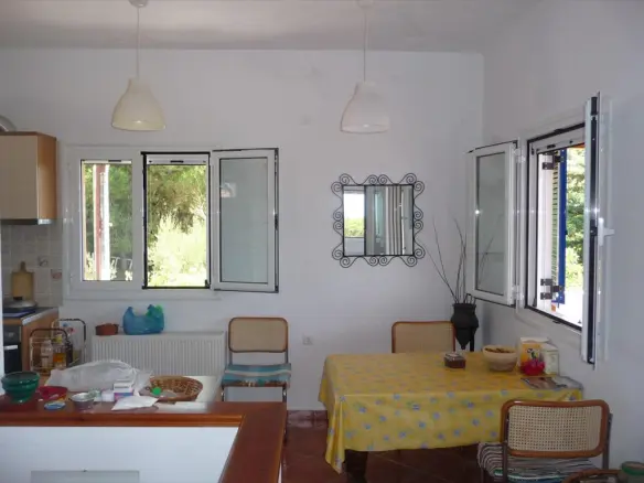 Complex In Kastro Killinis, Greece (332 M²)