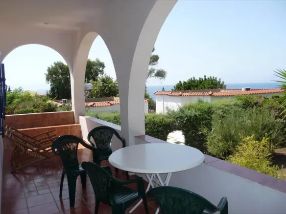 Complex In Kastro Killinis, Greece (332 M²)