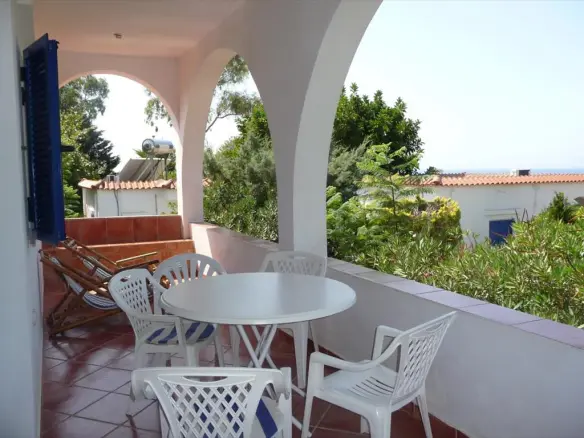 Complex In Kastro Killinis, Greece (332 M²)