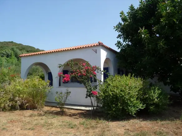 Complex In Kastro Killinis, Greece (332 M²)