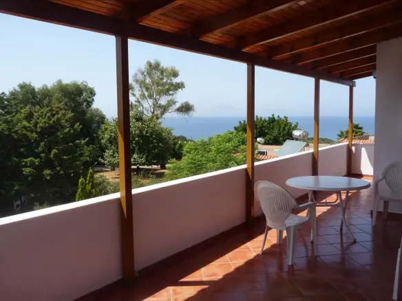 Complex In Kastro Killinis, Greece (332 M²)