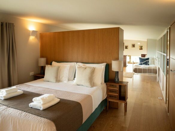 Exceptional Hilltop 7-bedroom Luxury Villa With Endless Views, Premium Amenities – Near Heraklion