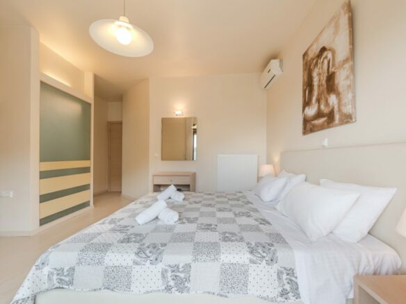 Modern 3-bedroom Seaview Villa With Pool In Paleokastro, Near Heraklion
