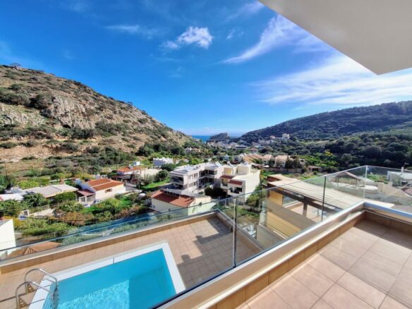 Modern 3-bedroom Seaview Villa With Pool In Paleokastro, Near Heraklion
