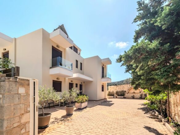 Modern 3-bedroom Seaview Villa With Pool In Paleokastro, Near Heraklion