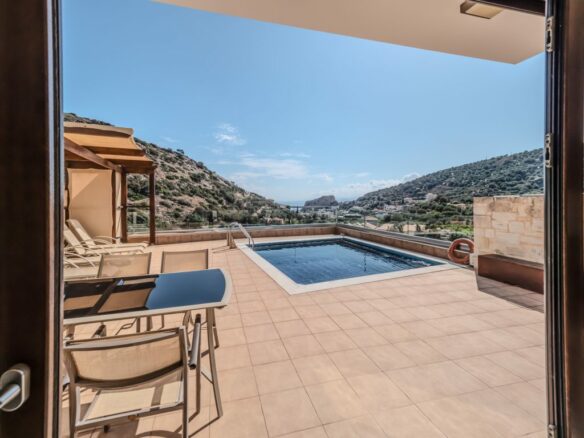 Modern 3-bedroom Seaview Villa With Pool In Paleokastro, Near Heraklion