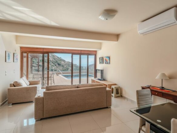 Modern 3-bedroom Seaview Villa With Pool In Paleokastro, Near Heraklion