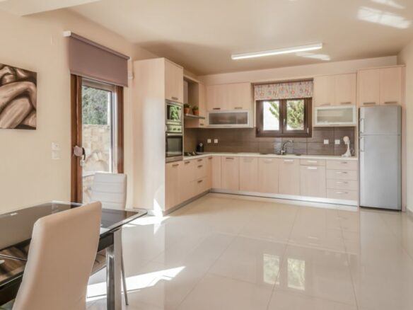 Modern 3-bedroom Seaview Villa With Pool In Paleokastro, Near Heraklion