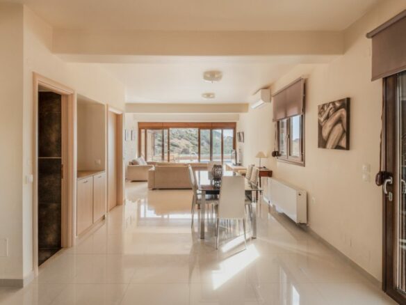 Modern 3-bedroom Seaview Villa With Pool In Paleokastro, Near Heraklion