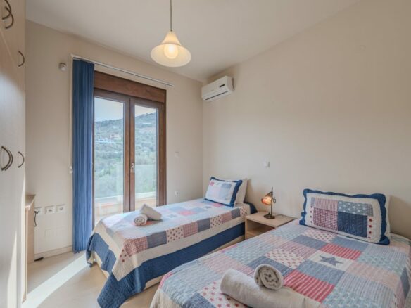 Modern 3-bedroom Seaview Villa With Pool In Paleokastro, Near Heraklion