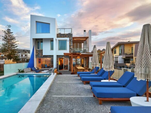 Unique, Luxurious 6-bedroom Beachfront Villa – Heraklion, Crete