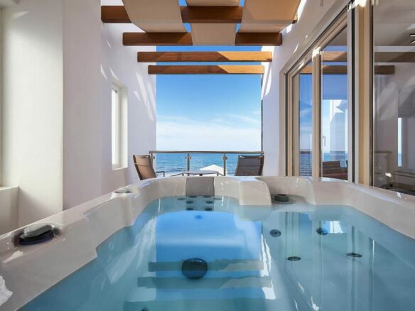 Unique, Luxurious 6-bedroom Beachfront Villa – Heraklion, Crete