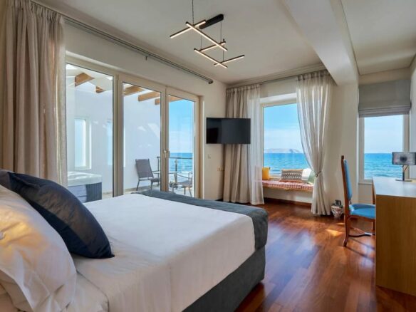 Unique, Luxurious 6-bedroom Beachfront Villa – Heraklion, Crete