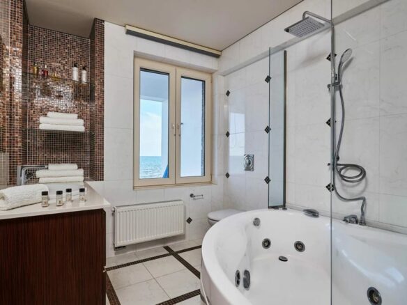 Unique, Luxurious 6-bedroom Beachfront Villa – Heraklion, Crete
