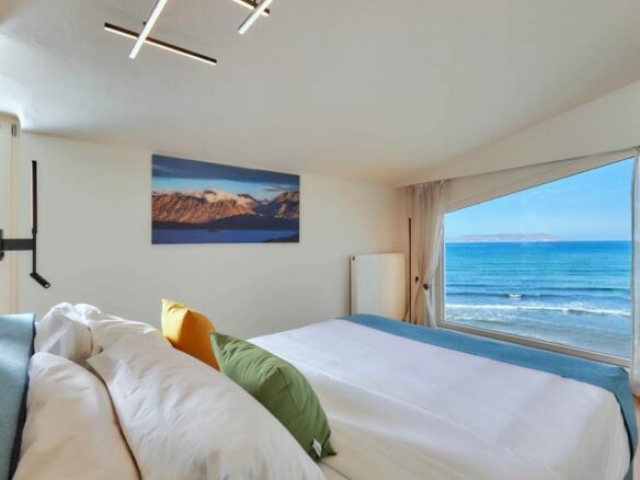 Unique, Luxurious 6-bedroom Beachfront Villa – Heraklion, Crete