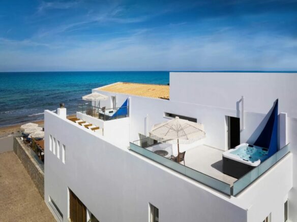Unique, Luxurious 6-bedroom Beachfront Villa – Heraklion, Crete