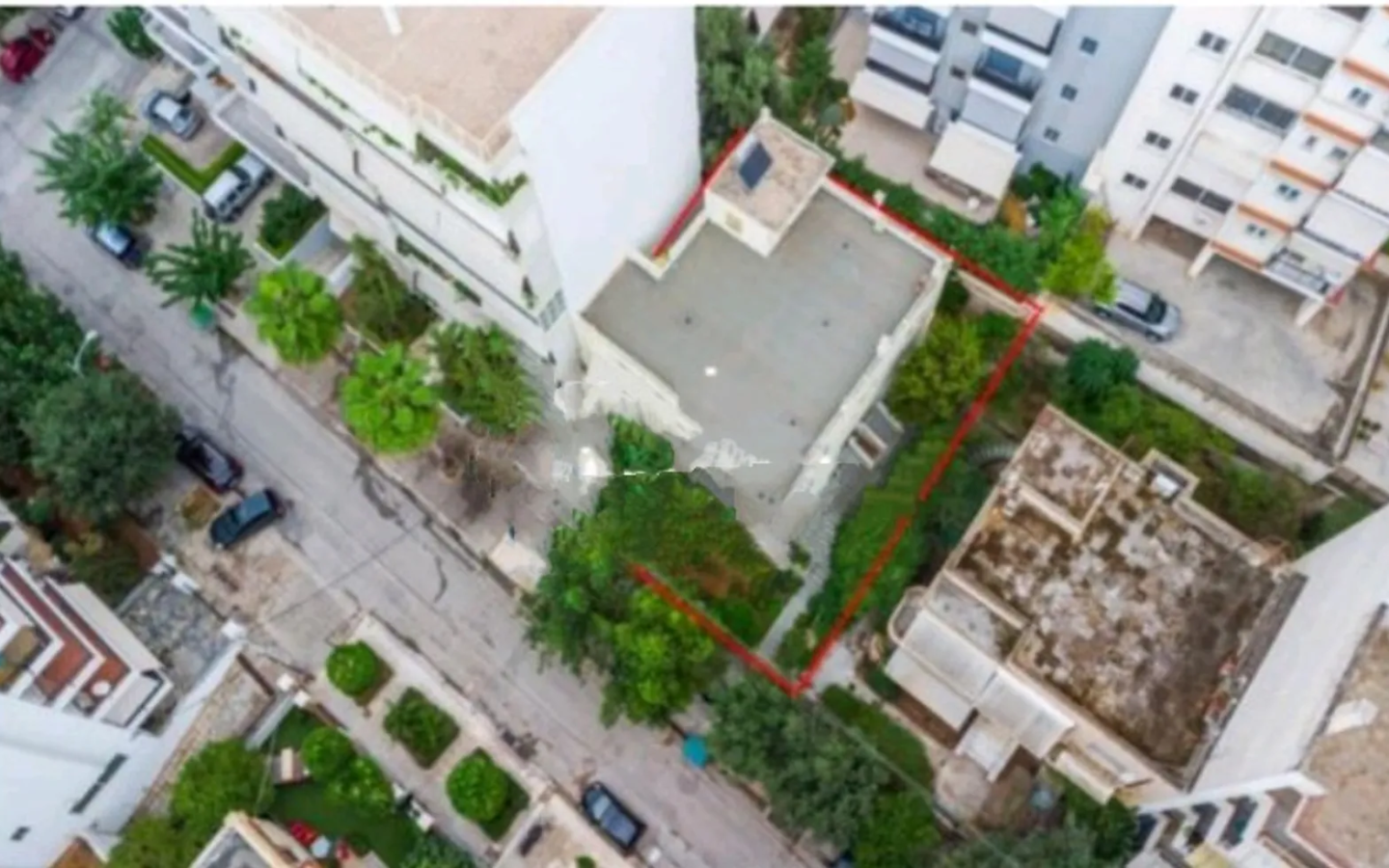 Detached House Of 300 M² With Garden In Neoclassical