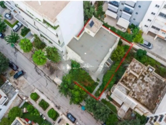 Detached House Of 300 M² With Garden In Neoclassical