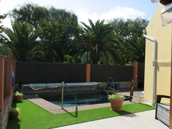 Semi-detached Property Of 203 M² With Pool In Puerto De La Cruz, Tenerife