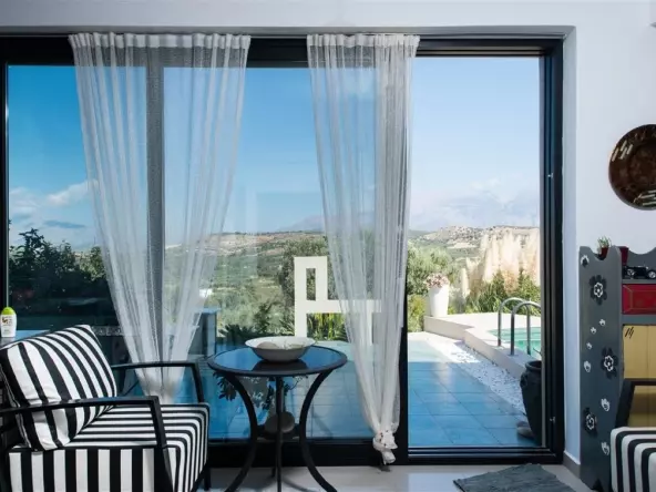 MPP_016920Medium-1-592×444