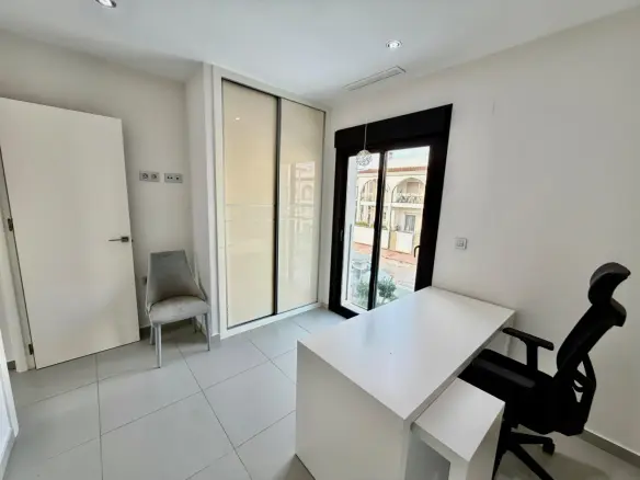 3-bedroom Villa In Rojales, Spain (125 M²)