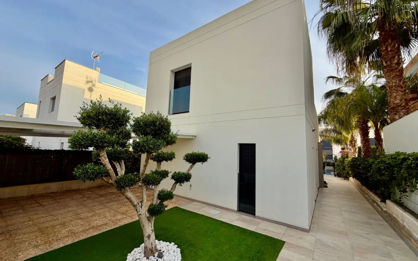 3-bedroom Villa In Rojales, Spain (125 M²)