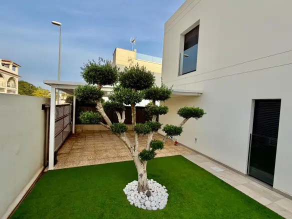 3-bedroom Villa In Rojales, Spain (125 M²)