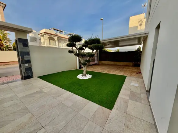 3-bedroom Villa In Rojales, Spain (125 M²)