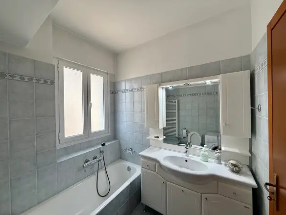 3-bedroom Flat In Alimos, Greece (118 M²)