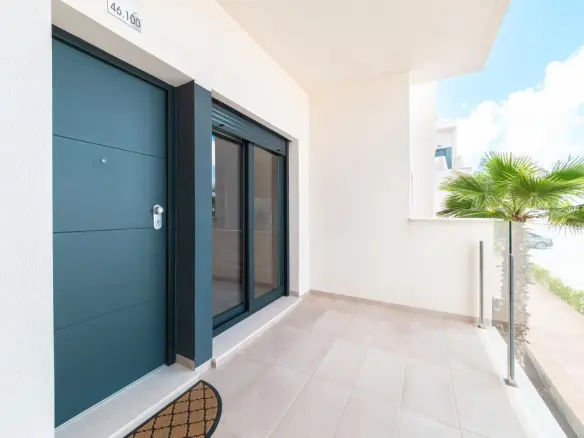 3-bedroom Apartment In Pilar De La Horadada, Spain (80 M²)