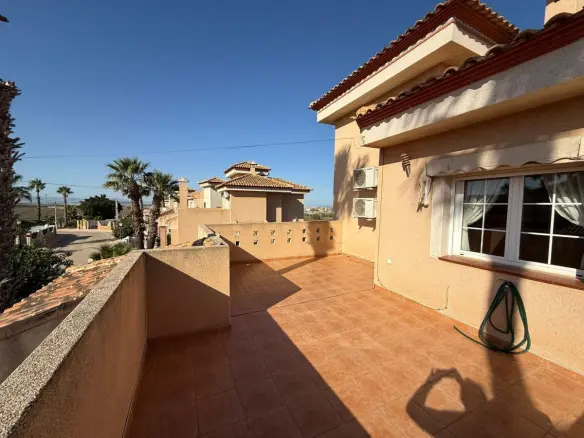 3-bedroom Villa In San Miguel De Salinas, Spain (170 M²)