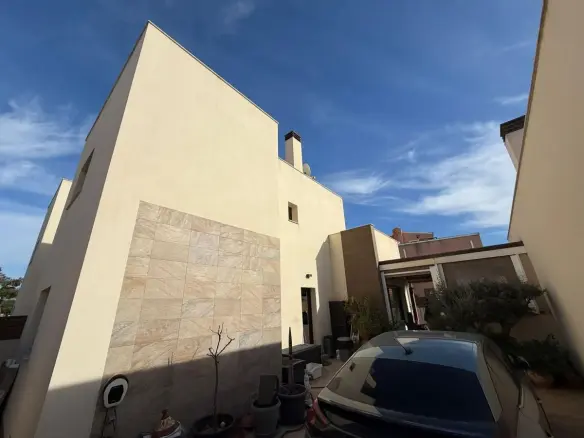 3-bedroom Villa In Los Montesinos, Spain (110 M²)