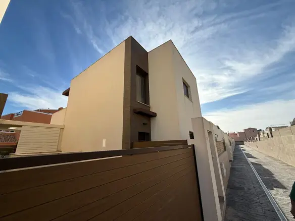 3-bedroom Villa In Los Montesinos, Spain (110 M²)