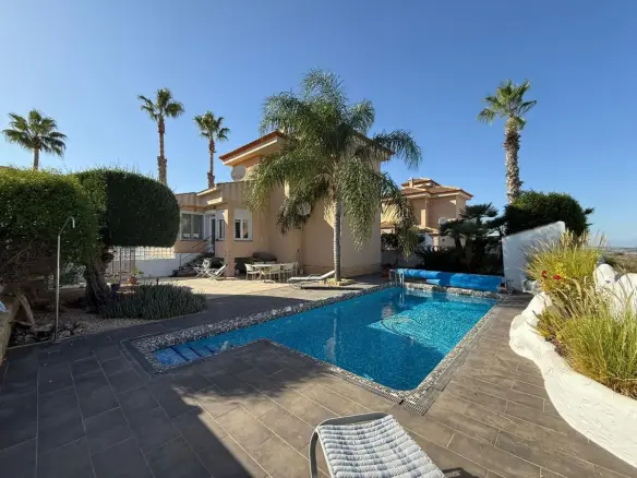 3-bedroom Villa In San Miguel De Salinas, Spain (170 M²)