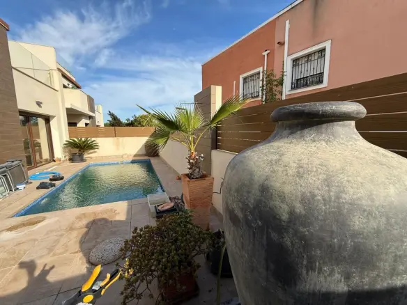 3-bedroom Villa In Los Montesinos, Spain (110 M²)
